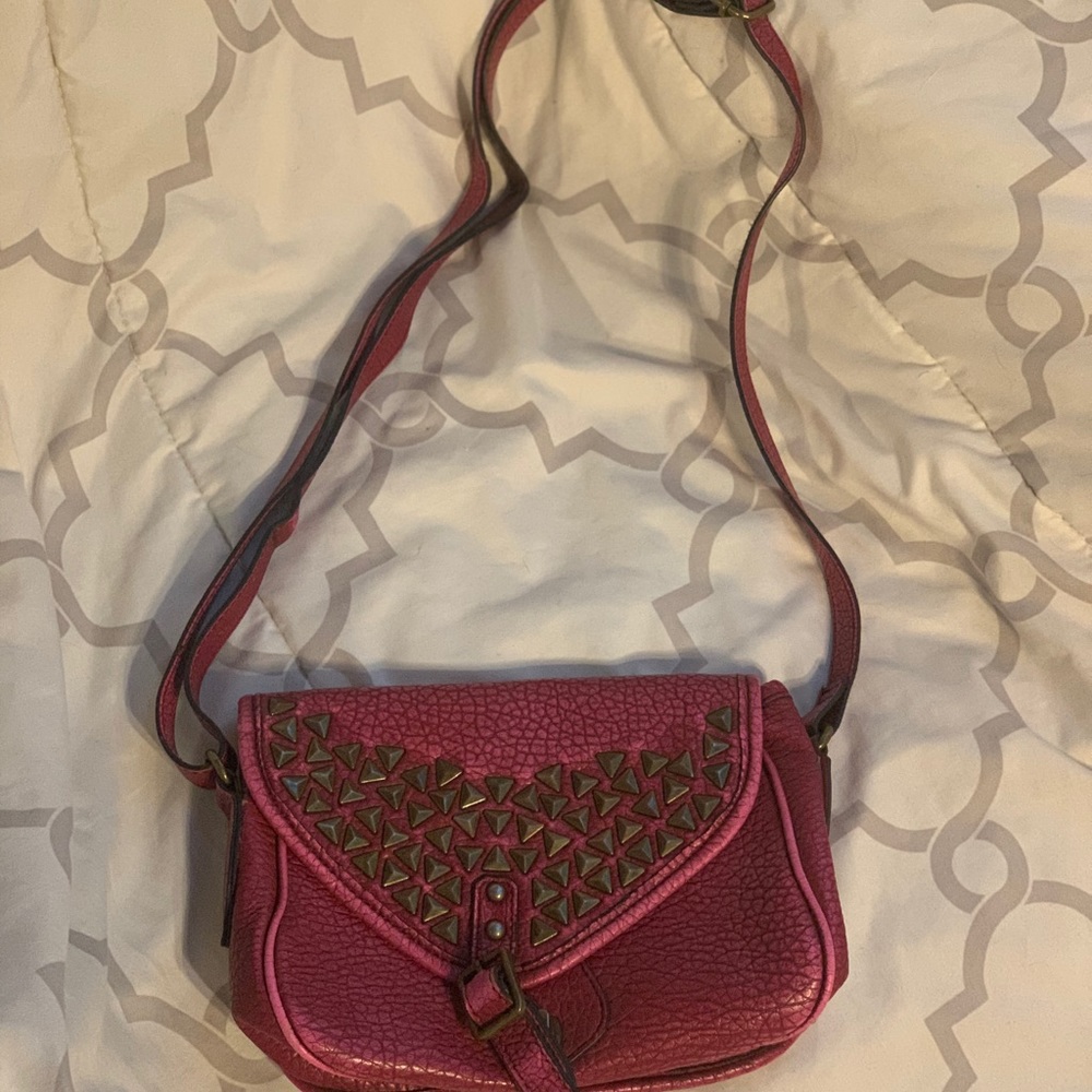 Miss me cross body